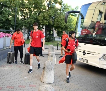 &Uuml;mit Milli Takım, Varşova&rsquo;ya gitti
