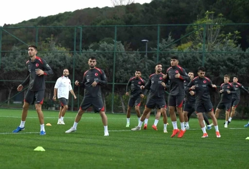 &Uuml;mit Milli Takımı, Letonya ma&ccedil;ı hazırlıklarına başladı
