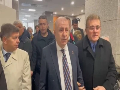 &Uuml;mit &Ouml;zdağ, 'Cumhurbaşkanına hakaret' su&ccedil;undan yargılandığı davada beraat etti 