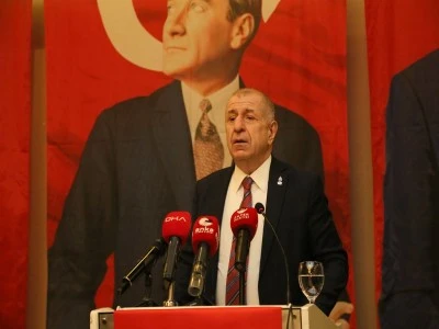 &Uuml;mit &Ouml;zdağ: T&uuml;rk milletinden bir şeylerin gizlendiğini g&ouml;r&uuml;yoruz