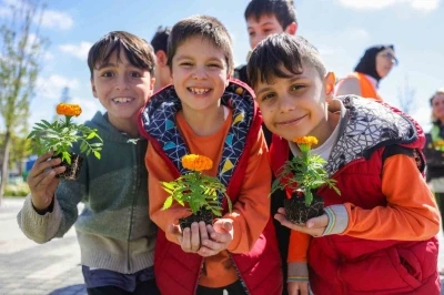 &Uuml;mraniye&rsquo;de minikler toprakla buluştu, geleceğe umut ekti
