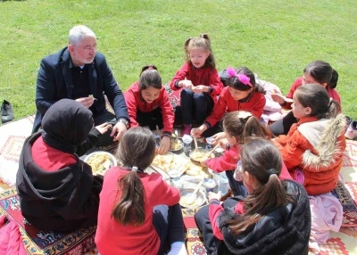 UNESCO d&uuml;nya k&uuml;lt&uuml;r miras listesindeki gelenek Hititler&rsquo;in başkentinde yaşatıldı
