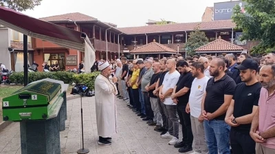 &Uuml;niversite hayali yarım kaldı: Arkadaşları tabutunu omuzladı