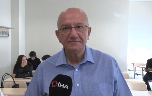 &Uuml;niversite hayalinden hi&ccedil; vazge&ccedil;medi, 54&rsquo;&uuml;nc&uuml; yaş g&uuml;n&uuml;nde b&ouml;l&uuml;m birincisi olarak mezun oldu
