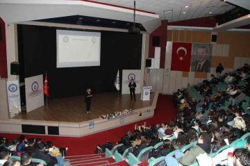 &Uuml;niversite &ouml;ğrencilerine y&ouml;nelik &rsquo;Siber Su&ccedil;lar ve Siber G&uuml;venlik Semineri&rsquo; d&uuml;zenlendi