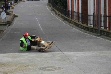 &Uuml;niversite &ouml;ğrencileri tahta arabayla Rize&rsquo;yi tanıdı
