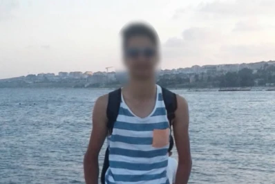 &Uuml;niversitede kavgada arkadaşını g&ouml;ğs&uuml;nden bı&ccedil;akladı