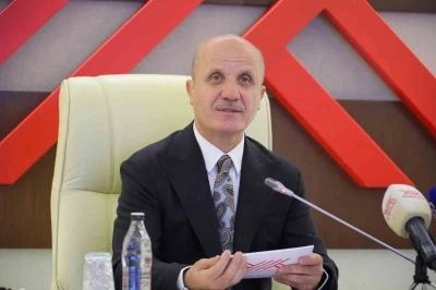 &Uuml;niversiteden 3 yılda mezuniyet uygulaması &ouml;n&uuml;m&uuml;zdeki yıl başlayacak