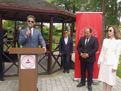 &Uuml;niversiteler arası tenis turnuvasına &Ccedil;aycuma ev sahipliği yaptı
