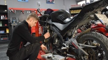 &Uuml;niversiteli gen&ccedil;, baba mesleğini s&uuml;rd&uuml;rmek i&ccedil;in KOSGEB desteğiyle tamirhane a&ccedil;tı