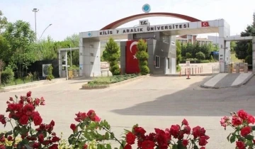 &Uuml;niversiteye yeni dekanlar atandı
