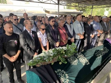 &Uuml;nl&uuml; dublaj sanat&ccedil;ısı Jeyan Mahfi Ayral T&ouml;z&uuml;m son yolculuğuna uğurlandı
