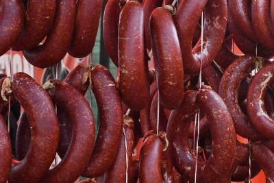&Uuml;nl&uuml; markanın &uuml;r&uuml;nlerinden at ve eşek eti &ccedil;ıktı