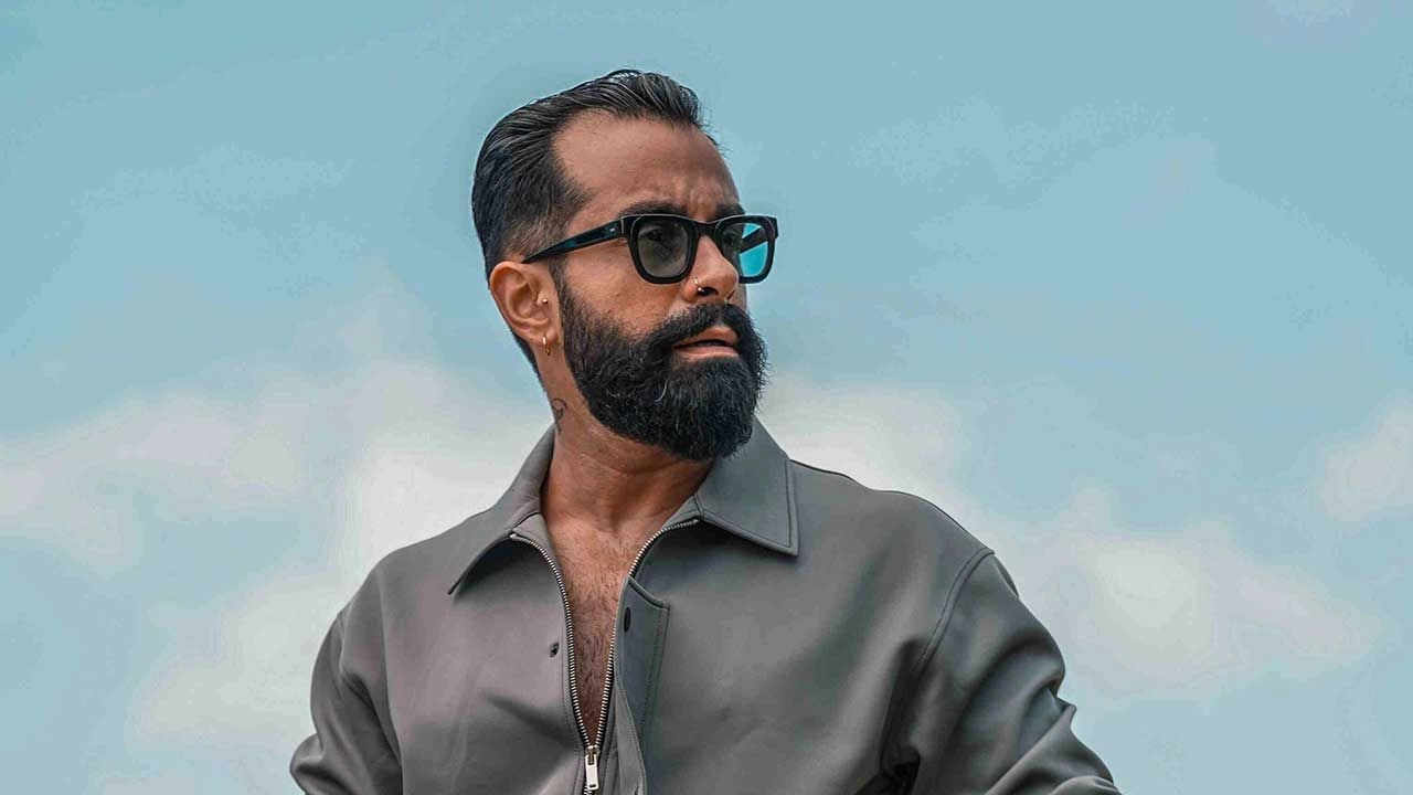 &Uuml;nl&uuml; sanat&ccedil;ı G&ouml;khan T&uuml;rmen&rsquo;e Afyonkarahisar&rsquo;da b&uuml;y&uuml;k şok