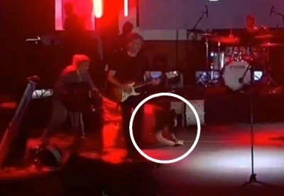 &Uuml;nl&uuml; sanat&ccedil;ı sahneye &ccedil;ıkarken d&uuml;şt&uuml;