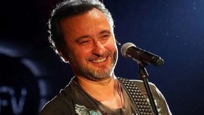 &Uuml;nl&uuml; şarkıcı Nev hayatını kaybetti
