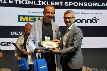 &Uuml;nl&uuml; Şef Tahir Tekin &Ouml;ztan: "Mutfakta inovasyona değil sunuma ihtiyacımız var"
