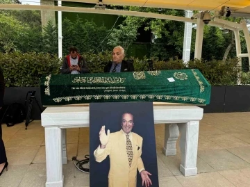 &Uuml;nl&uuml; sunucu Erkan Yola&ccedil;, son yolculuğuna uğurlandı
