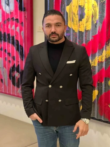 &Uuml;nl&uuml; yıldızlara Onur Ateş imzası
