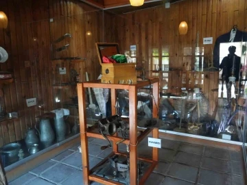 Unutulmaya y&uuml;z tutmuş meslekler bu odada yaşatılıyor
