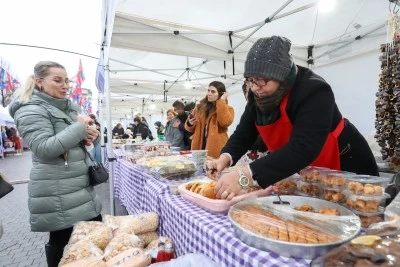 &Uuml;reten kadınlar Bursa B&uuml;y&uuml;kşehir'le g&uuml;&ccedil;leniyor