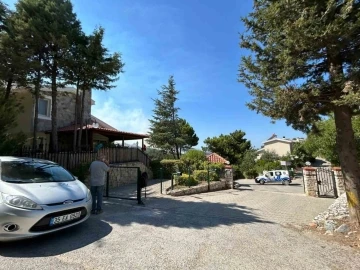 Urla&rsquo;da boşaltılan sitenin y&ouml;neticisi: &ldquo;&Ccedil;ok ciddi duman riski var, burada durulmamasını istiyorlar&rdquo;
