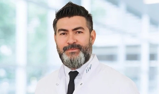 &Uuml;roloji Uzm. Cavıldak: "S&uuml;nnetin enfeksiyonsuz iyileşmesi i&ccedil;in yarı yıl tatili en uygun zamanlardan biri"
