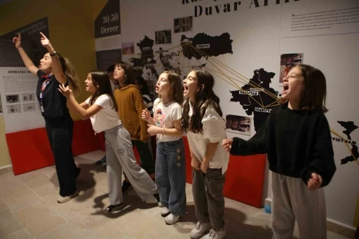 &Uuml;r&uuml;nl&uuml; Arı Evi&rsquo;nde &ccedil;ocuklar sanat ve eğlenceyle buluştu
