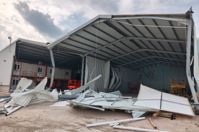 &Uuml;r&uuml;nl&uuml;&rsquo;de İki Ka&ccedil;ak Yapı Yıkıldı