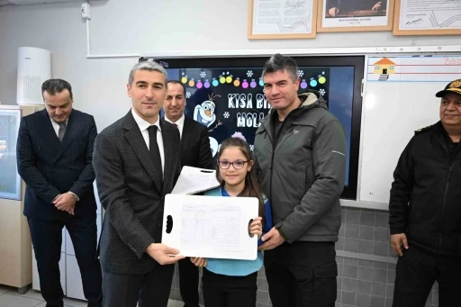 Uşak&rsquo;ta 61 bin &ouml;ğrenci karnesini aldı
