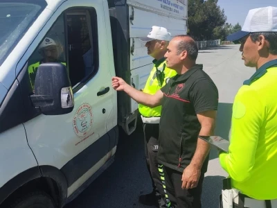 Uşak&rsquo;ta kurbanlık sevkiyatlarına sıkı denetim devam ediyor
