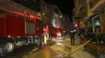 Uşak'ta 4 katlı binada &ccedil;ıkan yangında 7 kişi dumandan etkilendi