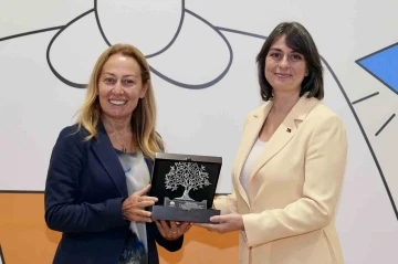 &Uuml;sk&uuml;dar Belediyesi ile TEV arasında "Okutan &Uuml;sk&uuml;dar" projesi imzalandı
