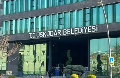 &Uuml;sk&uuml;dar Belediyesi'ne y&ouml;nelik soruşturmada 3 kişi tutuklandı