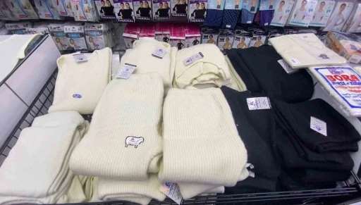 &Uuml;ş&uuml;mek istemeyenler i&ccedil;lik giymekten vazge&ccedil;miyor
