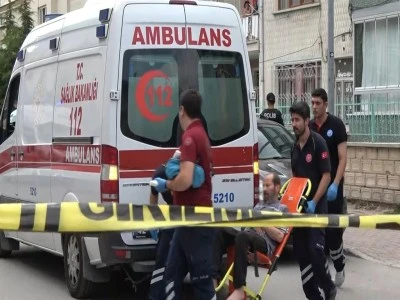 &Uuml;vey annesi ve kız kardeşini &ouml;ld&uuml;ren ş&uuml;phelinin olay sırasında fenalaşan babası da kurtarılamadı