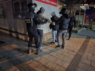 Uyuşturucu i&ccedil;en 12 kişi su&ccedil;&uuml;st&uuml; yakalandı