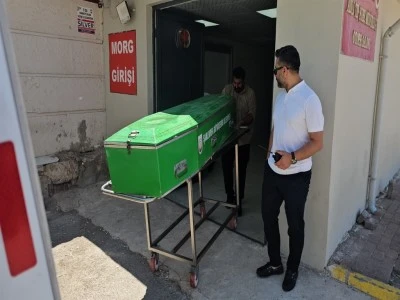 Uyuşturucu kuryesinin cesedi battaniyeye sarılı halde boş arazide bulundu