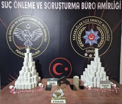 Uyuşturucu taciri sevgililer binlerce hapla yakalandı