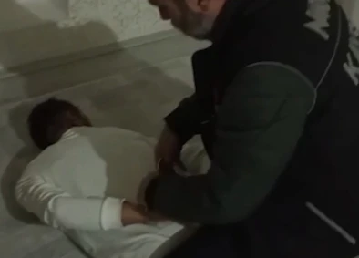 Uyuşturucu tacirlerine eş zamanlı operasyon: 6 g&ouml;zaltı