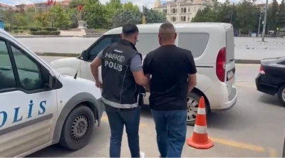  &rsquo;Uyuşturucu ticareti&rsquo;nden aranan h&uuml;k&uuml;ml&uuml; yakalandı
