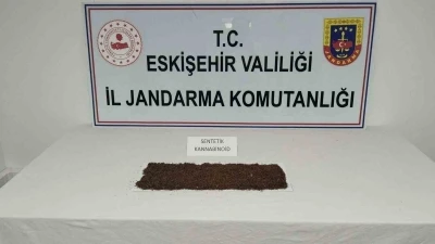 Uyuşturucu ticareti yapmayı ama&ccedil;layan ş&uuml;pheli jandarmadan ka&ccedil;amadı
