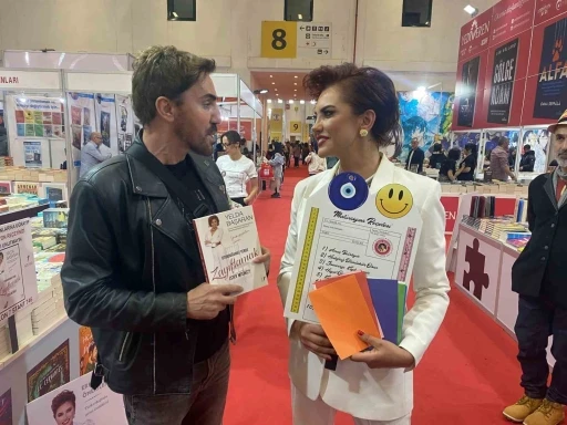 Uzman Psikolog Yelda Başaran, &lsquo;Oturduğunuz Yerde Zayıflamak İster misiniz?&rsquo; isimli kitabının imza g&uuml;n&uuml;nde sevenleriyle bir araya geldi
