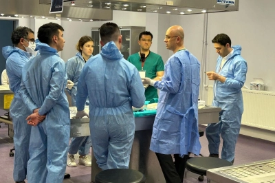 Uzmanlar Kadavra &Uuml;zerinde Eğitim Aldı