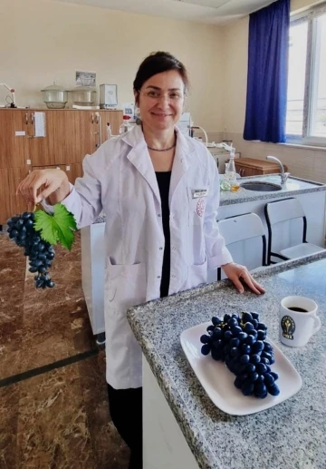 Uzmanlardan uyarı; &ldquo;&Uuml;z&uuml;m&uuml; &ccedil;ekirdeği ile yiyin&rdquo;
