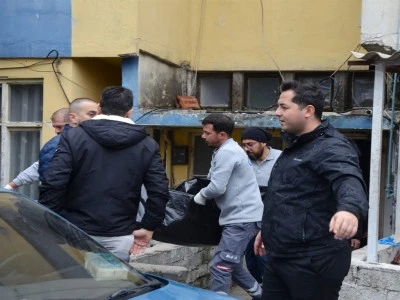 Vahşet: &Ouml;nce eşini ardından 7 yaşındaki &ccedil;ocuğunun boğazını keserek &ouml;ld&uuml;rd&uuml;