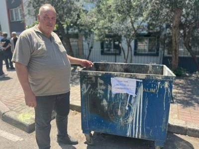 Vahşetin adresi İzmir: &Ccedil;&ouml;p konteynerinde dondurulmuş 33 &ouml;l&uuml; kedi bulundu!