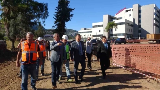 Vali Akbıyık Marmaris&rsquo;te kamu yatırımlarını yerinde inceledi
