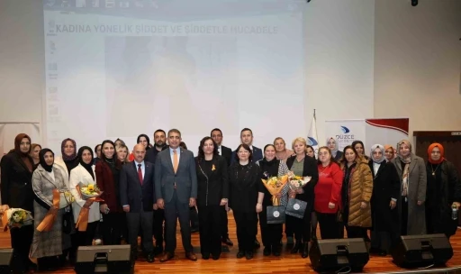 Vali Aslan, &ldquo;Kadına y&ouml;nelik şiddetle m&uuml;cadeleyi temel politikamız haline getirdik&rdquo;
