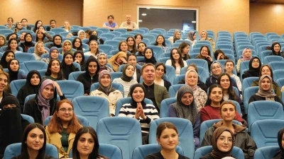 Vali Aydoğdu &ouml;ğrencileri dinledi
